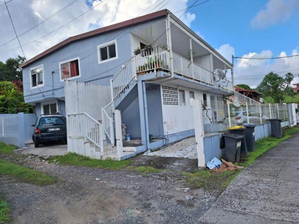 Immeuble de 4 appartements situé à SAINT-JOSEPH