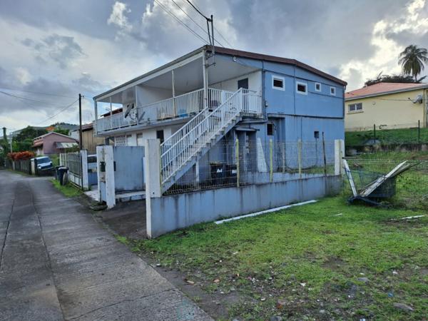 Immeuble de 4 appartements situé à SAINT-JOSEPH