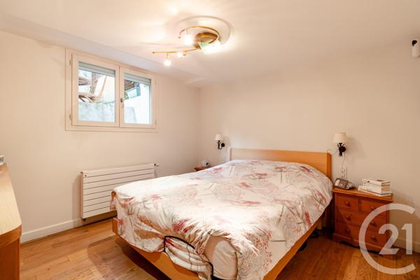 Maison à vendre  6 pièces - 178,49 m 2   PARIS  - 75017