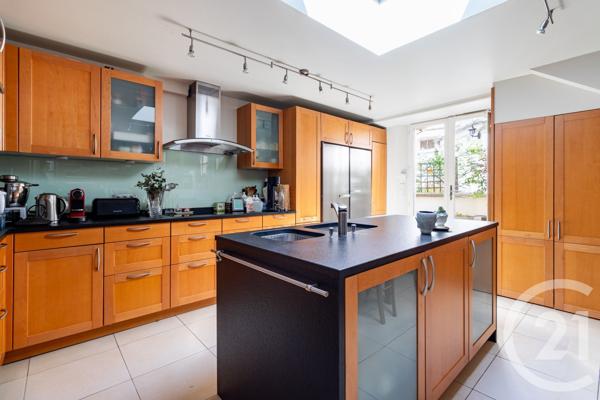 Maison à vendre  6 pièces - 178,49 m 2   PARIS  - 75017