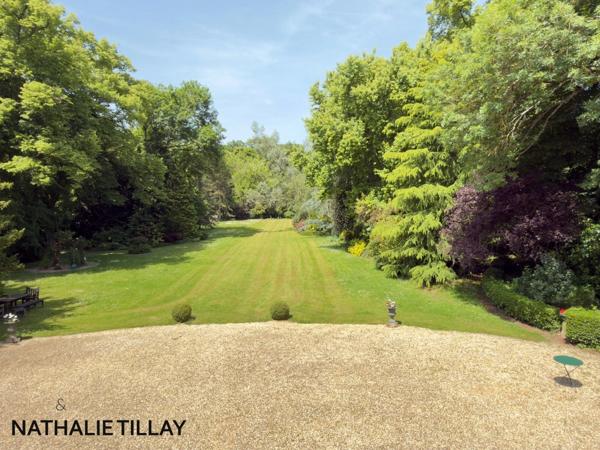 Propriete  CHATEAU à vendre PROCHE ORLEANS , exclusivite