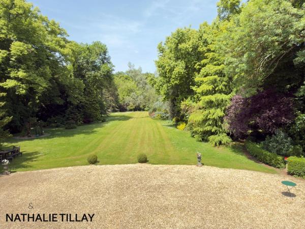 Propriete  CHATEAU à vendre PROCHE ORLEANS , exclusivite