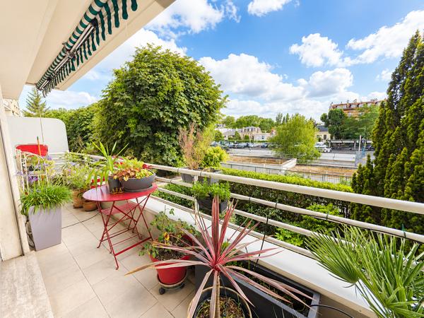 Appartement
         4 pièces
        - 78 m² Exclusivité 575 000 € *