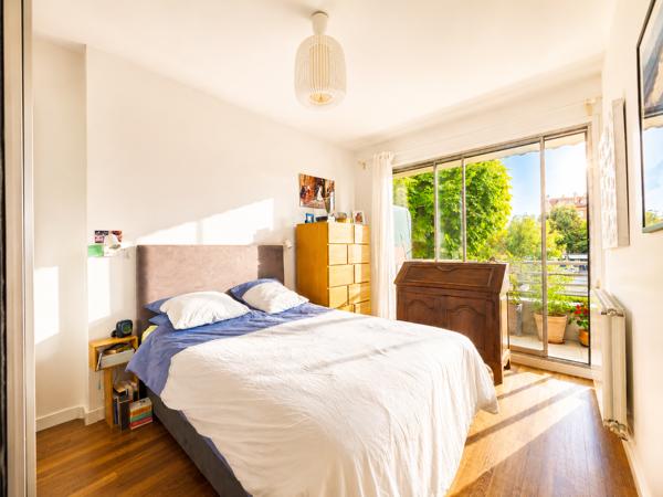 Appartement
         4 pièces
        - 78 m² Exclusivité 575 000 € *
