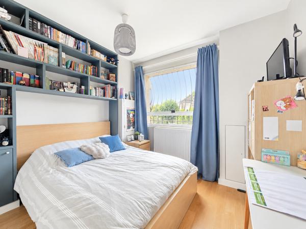 Appartement
         4 pièces
        - 78 m² Exclusivité 575 000 € *