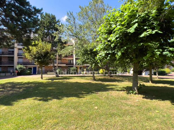 CABOURG CENTRE - Appartement de type T2 - 2eme étage sans ascenseur - 31.20 m2 - 1 chambre - Terrasse