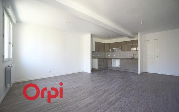 Appartement à louer    3 pièces •  Bernay