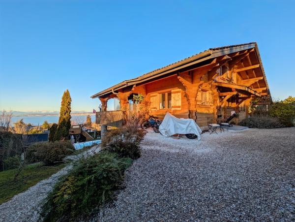 Chalet rénové à vendre, 5 pièces, EVIAN LES BAINS (74) au calme avec piscine, face au lac Léman
