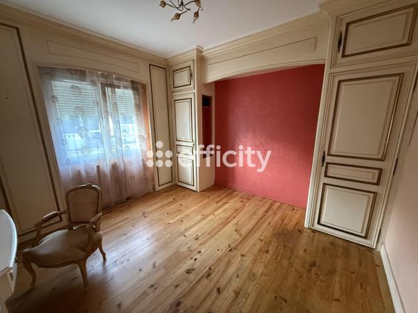 Maison
         6 pièces
        - 125 m² 343 500 € *