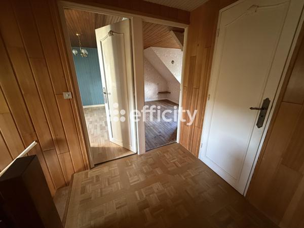 Maison
         6 pièces
        - 125 m² 343 500 € *