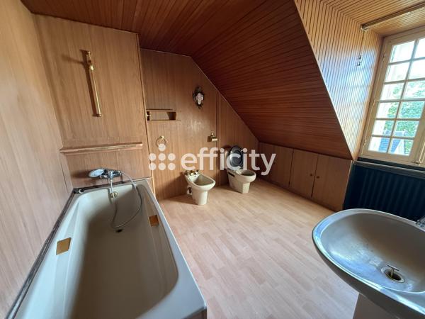Maison
         6 pièces
        - 125 m² 343 500 € *