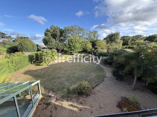Maison
         6 pièces
        - 125 m² 343 500 € *