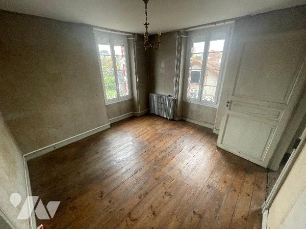 À VENDRE – MAISON ANCIENNE À SÉMÉAC (65)