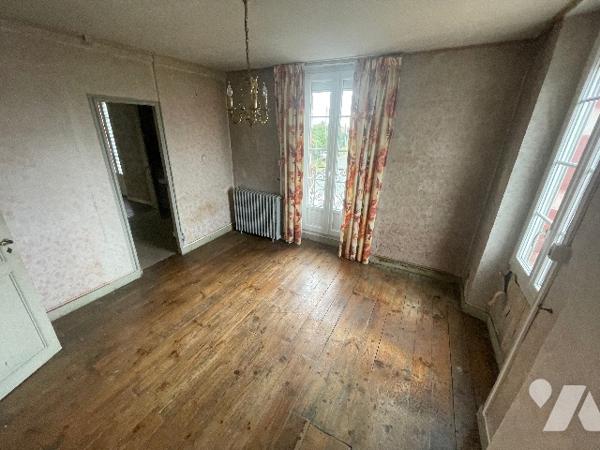 À VENDRE – MAISON ANCIENNE À SÉMÉAC (65)