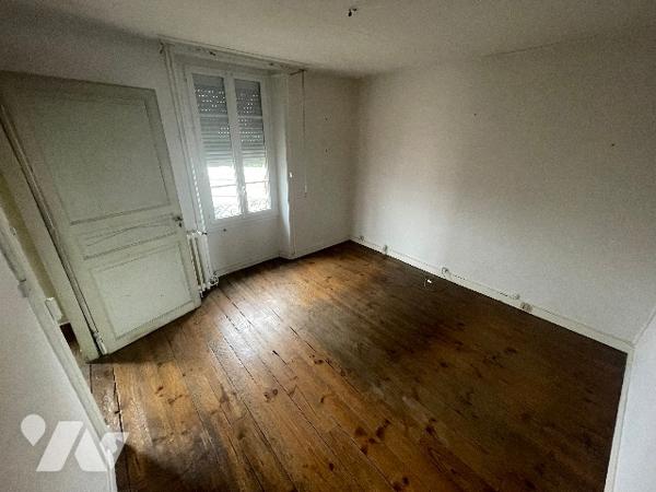 À VENDRE – MAISON ANCIENNE À SÉMÉAC (65)