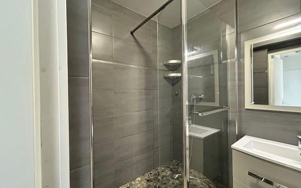 Appartement à vendre    2 pièces • 53 m2 Saint-Gratien