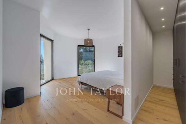 Villa entièrement rénovée proche de Valbonne