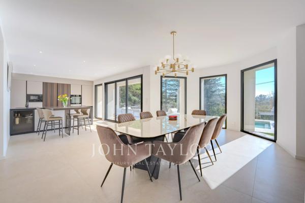Villa entièrement rénovée proche de Valbonne