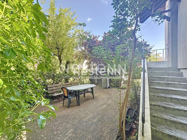 A vendre maison à Morangis avec terrain pouvant être divisé, dans un secteur calme et pavillonnaire proche des commerces et des écoles