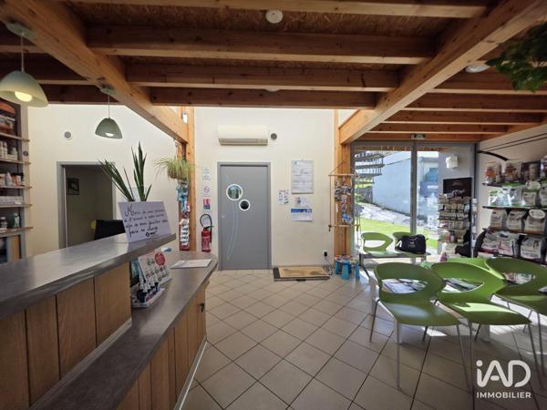 Location local d’activité 186 m² Lourdes