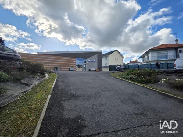 Location local d’activité 186 m² Lourdes