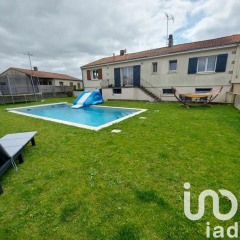 Maison à vendre 6 pièces 130 m² Saint-Laurent-sur-Sèvre