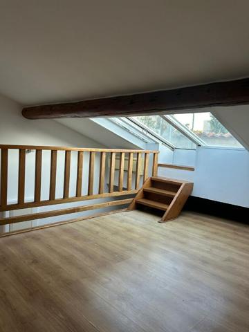 Appartement rénové avec toit-terrasse T2 situé dans la commune de Cabries