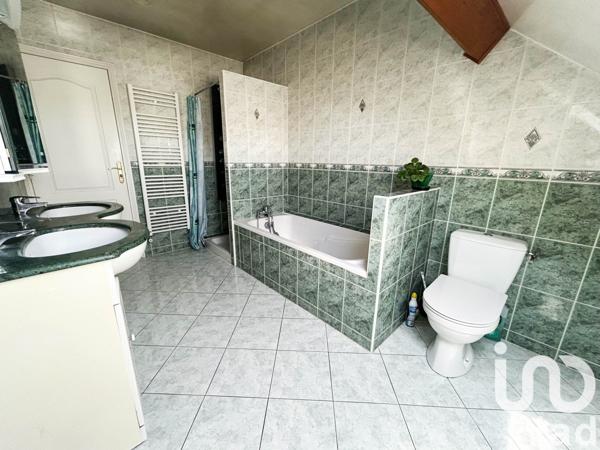 Maison 6 pièces de 120 m² à Athis-Mons (91200)