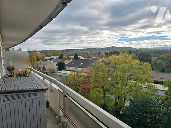 Un studio de 29 m2 à proximité des commerces.