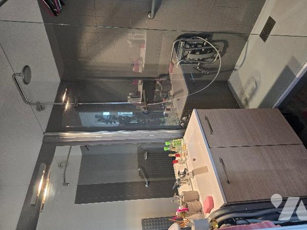 Un studio de 29 m2 à proximité des commerces.