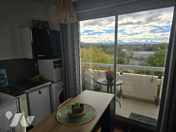 Un studio de 29 m2 à proximité des commerces.