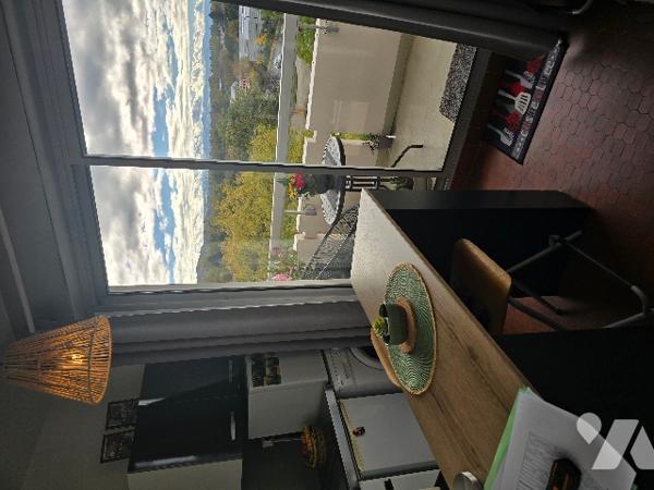 Un studio de 29 m2 à proximité des commerces.