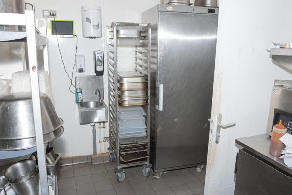 RESTAURANT 140 M2 80 COUVERTS INTERNES + TERRASSE 60 COUVERTS LICENCE IV