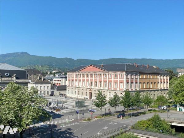 CHAMBERY CENTRE -  T5/6 5ème étage avec garage double