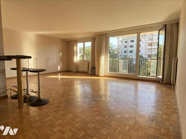 CHAMBERY CENTRE -  T5/6 5ème étage avec garage double