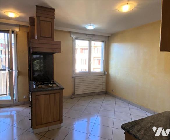 CHAMBERY CENTRE -  T5/6 5ème étage avec garage double