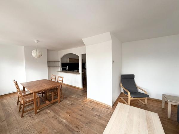 A louer  secteur Gambetta Appartement T3 meublé 1er étage de 68m2