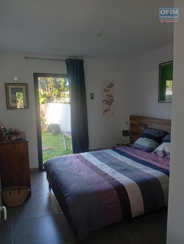 A LOUER APPARTEMENT F3 EN REZ DE JARDIN DE 79 M2 DE SURFACE DANS UNE RESIDENCE RECENTE A LA SALINE LES HAUTS