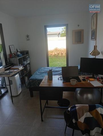 A LOUER APPARTEMENT F3 EN REZ DE JARDIN DE 79 M2 DE SURFACE DANS UNE RESIDENCE RECENTE A LA SALINE LES HAUTS