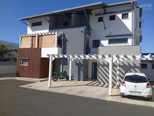 A LOUER APPARTEMENT F3 EN REZ DE JARDIN DE 79 M2 DE SURFACE DANS UNE RESIDENCE RECENTE A LA SALINE LES HAUTS