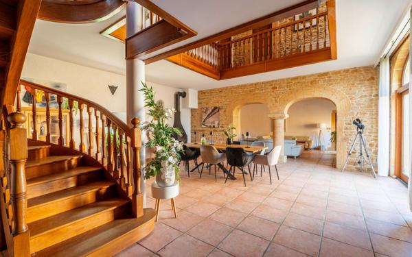 Maison à vendre    7 pièces •  Saint-Germain-sur-l'Arbresle