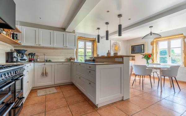 Maison à vendre    7 pièces •  Saint-Germain-sur-l'Arbresle