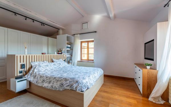 Maison à vendre    7 pièces •  Saint-Germain-sur-l'Arbresle