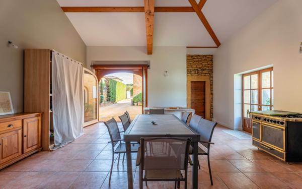 Maison à vendre    7 pièces •  Saint-Germain-sur-l'Arbresle