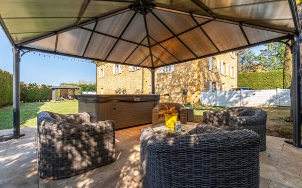 Maison à vendre    7 pièces •  Saint-Germain-sur-l'Arbresle