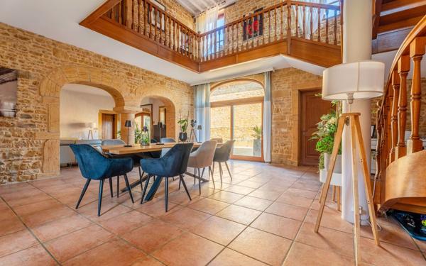 Maison à vendre    7 pièces •  Saint-Germain-sur-l'Arbresle