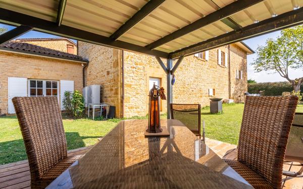 Maison à vendre    7 pièces •  Saint-Germain-sur-l'Arbresle