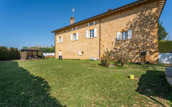 Maison à vendre    7 pièces •  Saint-Germain-sur-l'Arbresle