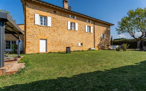 Maison à vendre    7 pièces •  Saint-Germain-sur-l'Arbresle