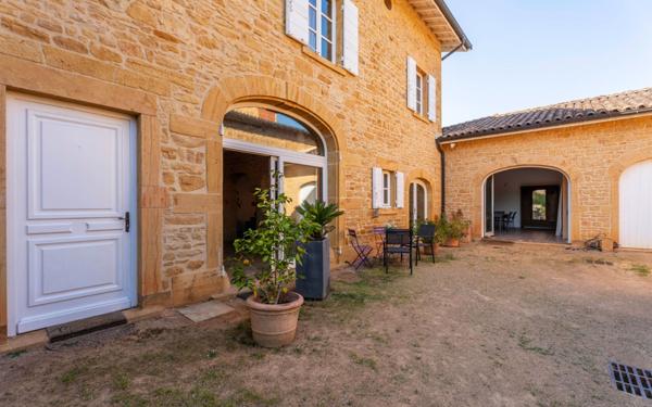 Maison à vendre    7 pièces •  Saint-Germain-sur-l'Arbresle